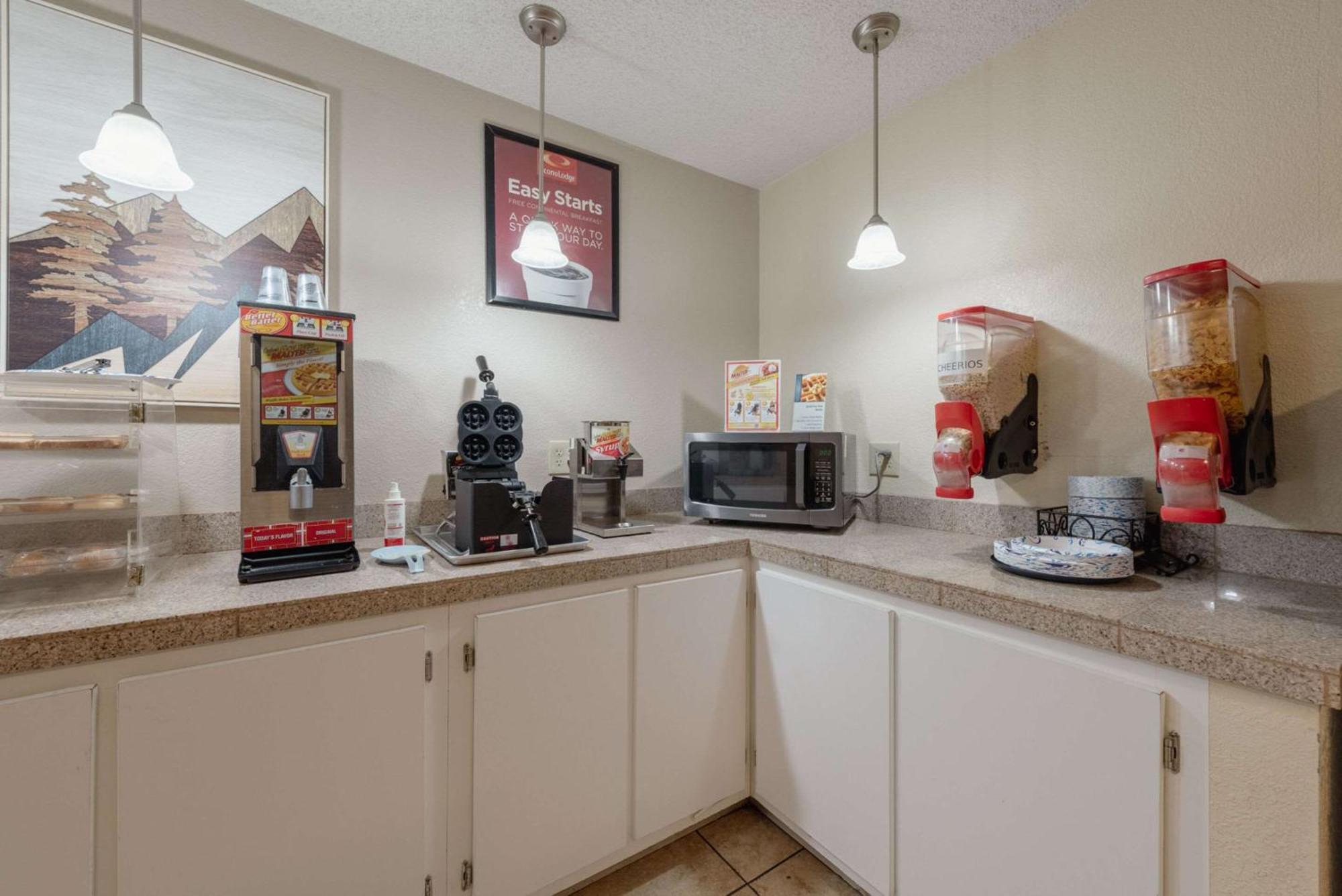 Econo Lodge Cortez Near Mesa Verde Экстерьер фото