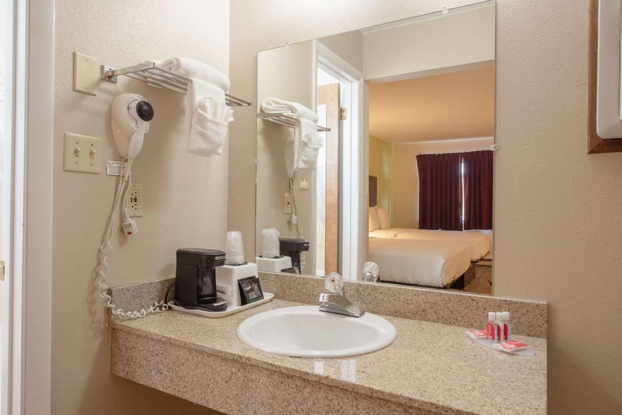 Econo Lodge Cortez Near Mesa Verde Экстерьер фото